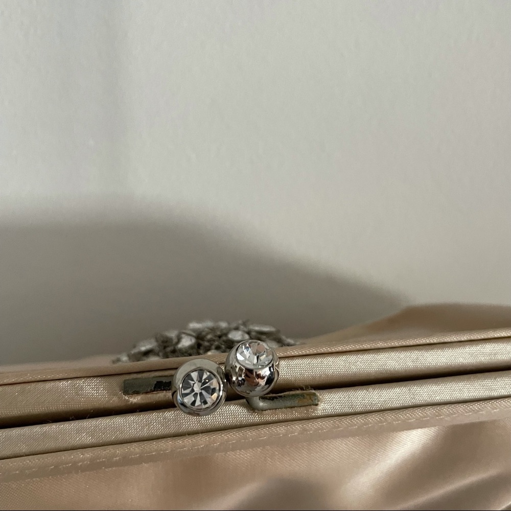 Le sera satin evening bag with silver chain strap - Picture 6 of 8